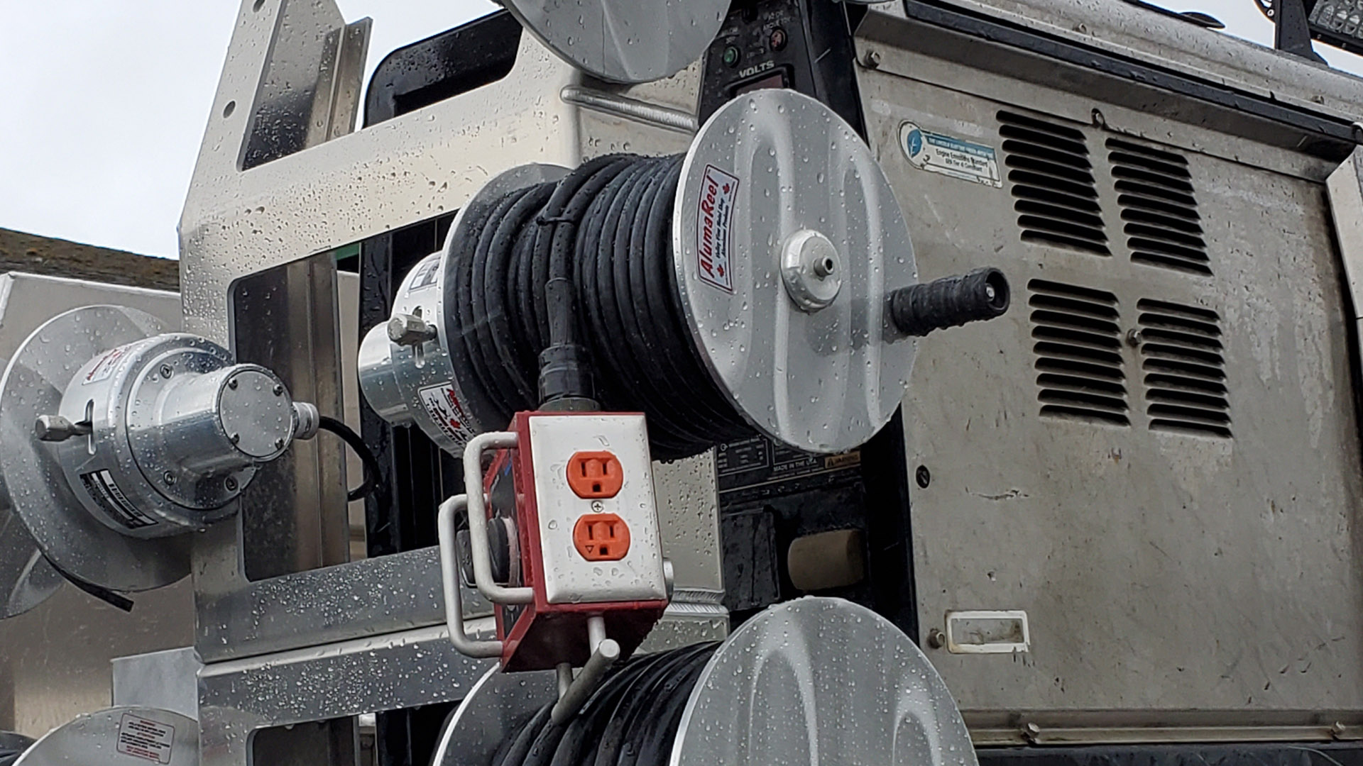 EC6-100V2 Electrical Cord / Welder Remote Reel (Chrome) - Image 3