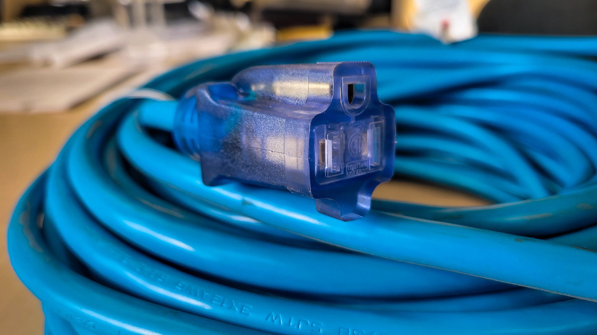 100' of 12/3 Extreme Duty Extension Cord - Image 6