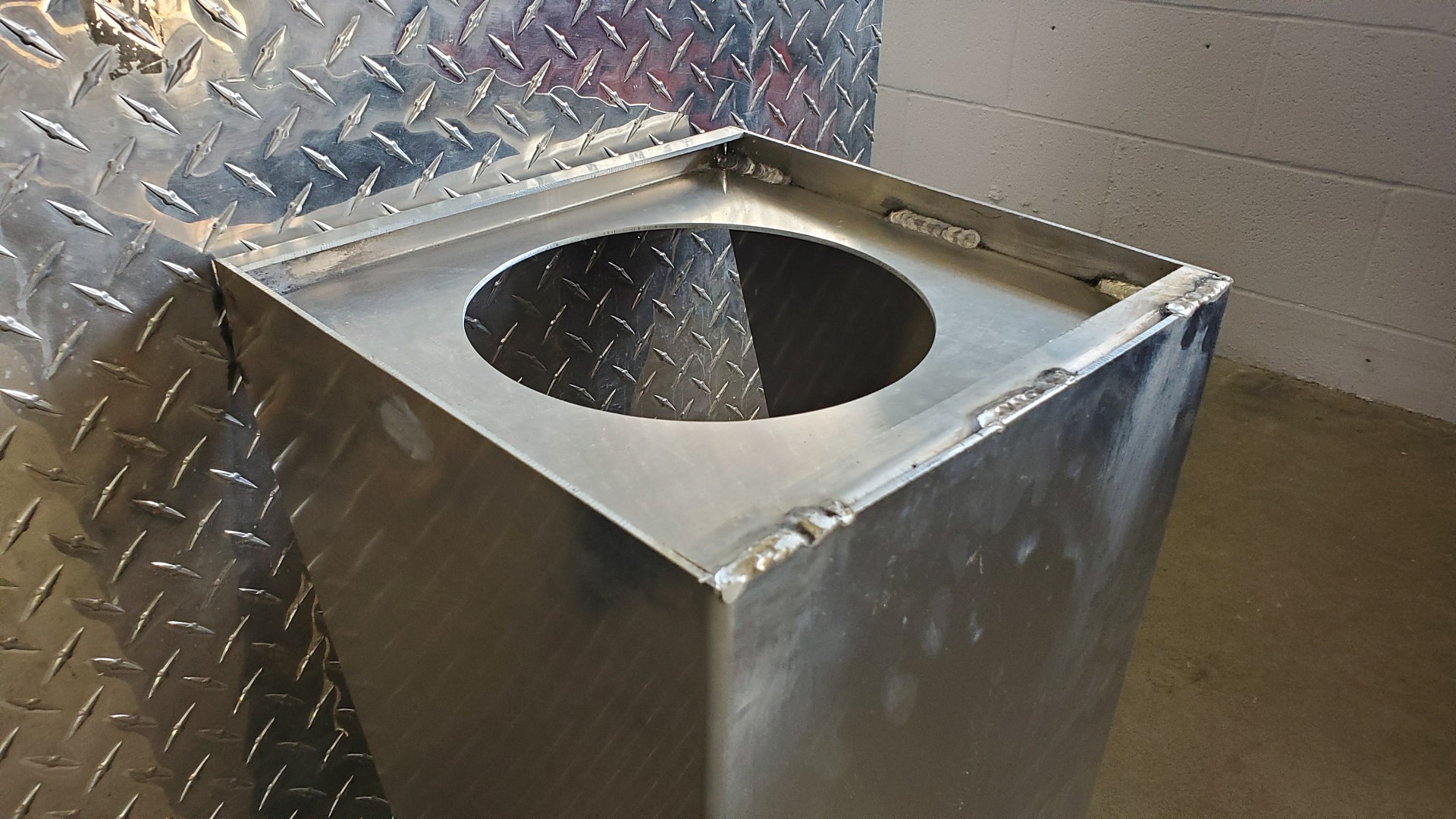 Skid-Style 20-30lb Propane Bracket - Image 2